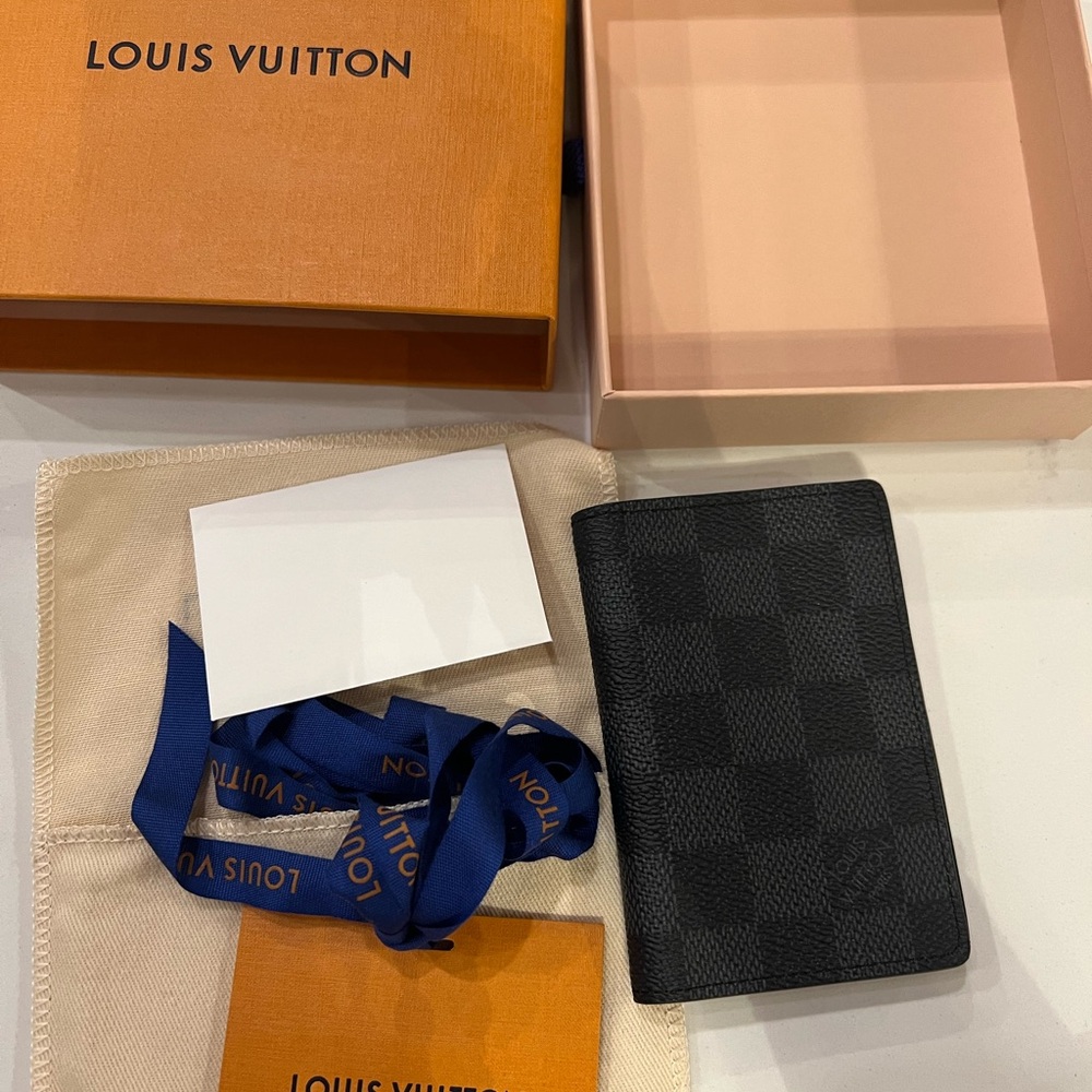 Louis Vuitton Black Textured Wallet - Picture 7 of 7